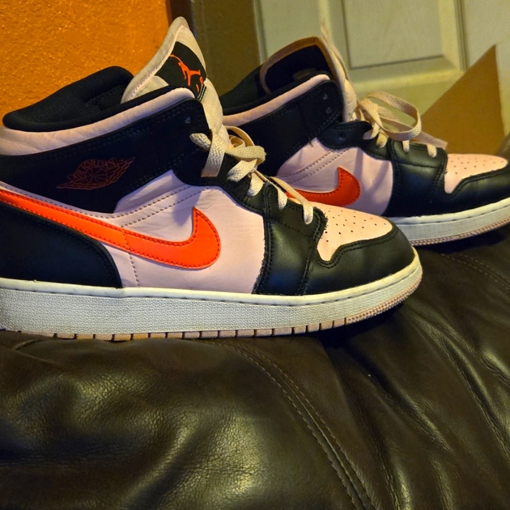 Big kid jordan 1